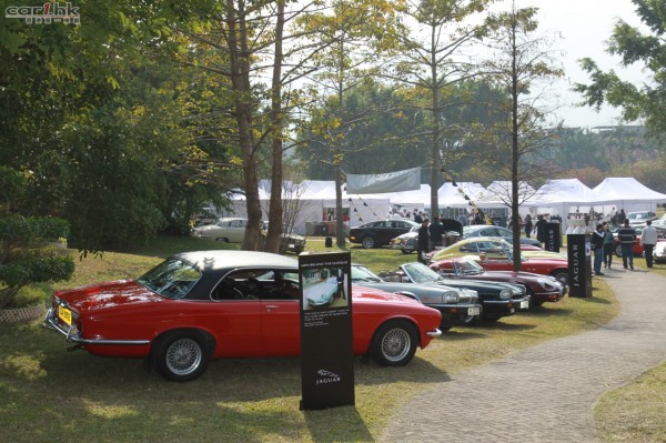 Jaguar jaguaroldcarparty02