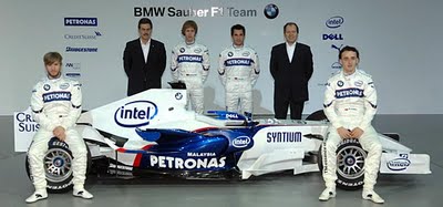 右一為BMW Sauber F1車手古碧沙，2008年加拿大分站冠軍車手
