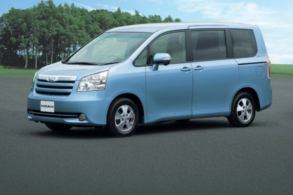 090820_toyota_noah