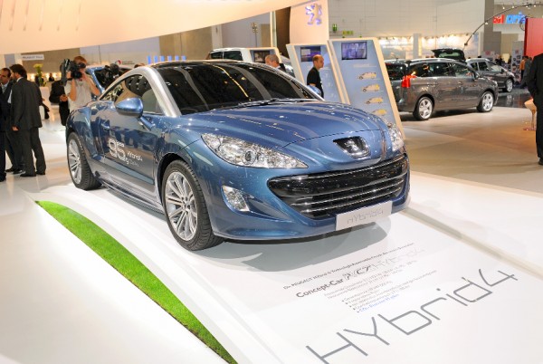 090917_iaa_peugeot_hybrid_346