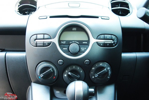 091101-mazda2-review21