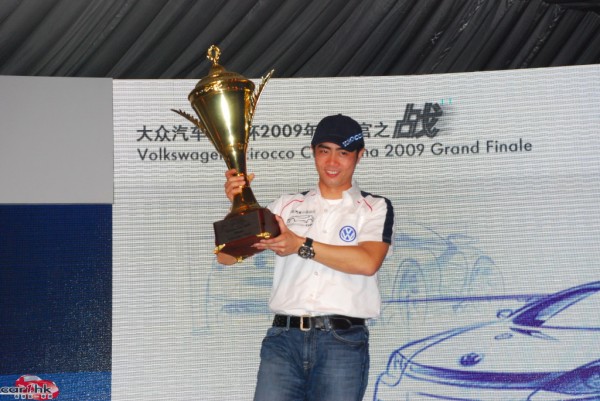 2009-volkswagen-scirocco-cup-09