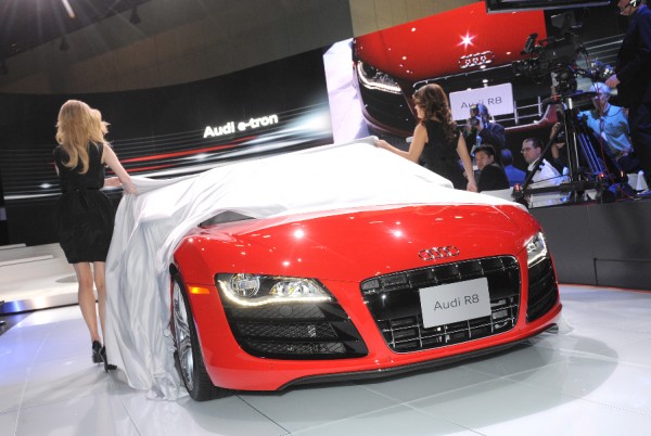 la-auto-show-2009-audi-r8-01