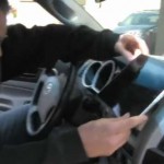 老外把 Apple iPad 植入汽車音響