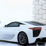 Lexus LFA 的 552 匹就是這樣威力 Lexus LFA 的 552 匹就是這樣威力