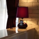iHome iHL64 iPhone/iPod 檯燈評選為 5 星級安全 iHome iHL64 iPhone/iPod 檯燈評選為 5 星級安全