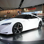 Toyota 推出 Hybrid 轎跑重回雙門跑車市場 Toyota 推出 Hybrid 轎跑重回雙門跑車市場