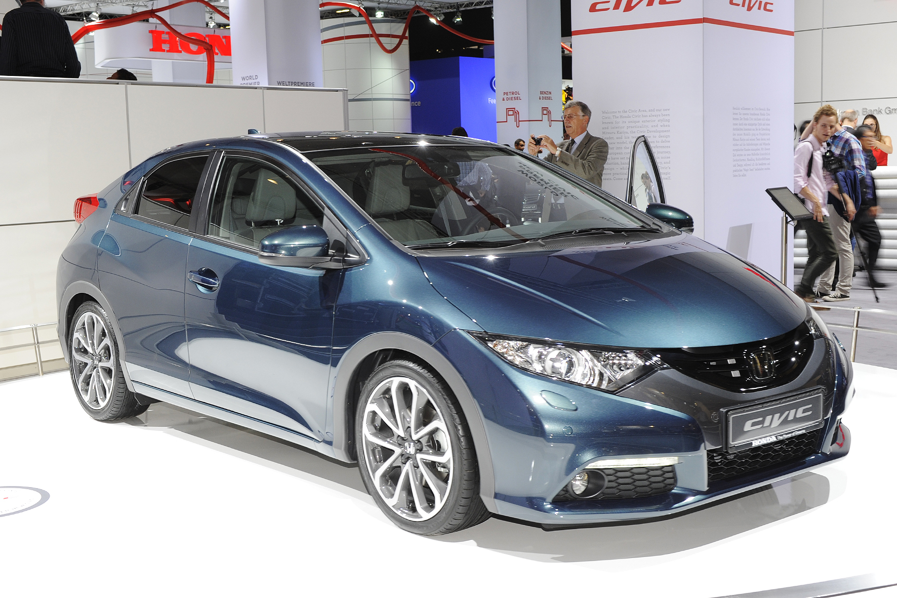 Хэтчбек 5д. Honda Civic Hatchback 2012. Honda Civic 5d 2012. Honda Civic 5d 2013. Honda Civic 5d хэтчбек.