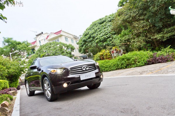 infiniti-fx37-review-2012-01