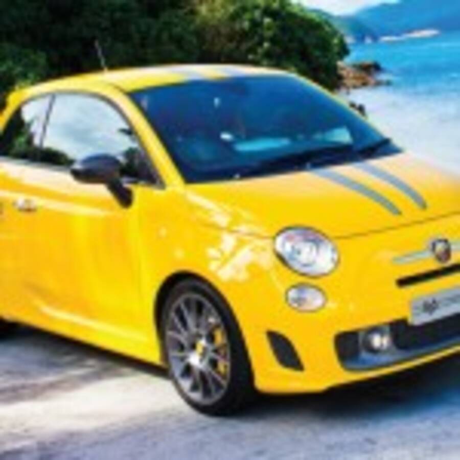 Abarth 695 Tributo Ferrari 嬌小拉利 Abarth 695 Tributo Ferrari 嬌小拉利