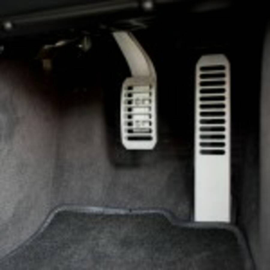 車手專欄:油門卡住 / 失靈不停加速的求生術 車手專欄:油門卡住 / 失靈不停加速的求生術