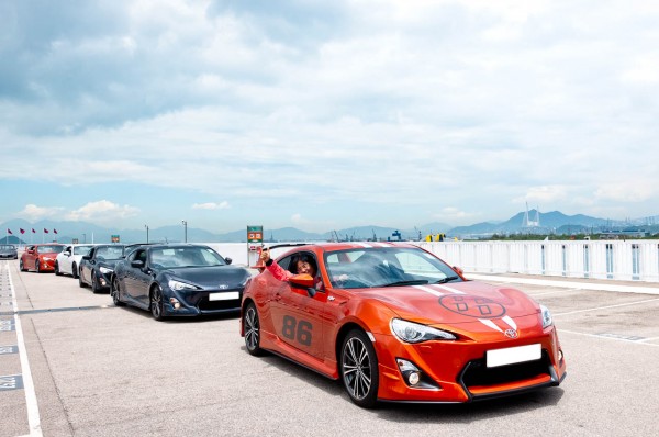 2012-toyota-86-parade-day-04