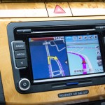原裝車機植入 GPS 導航系統