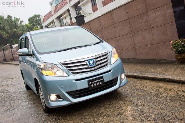 toyota-alphard-2012-review-01