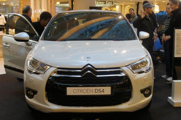 ​citroen-ds4-at6-01