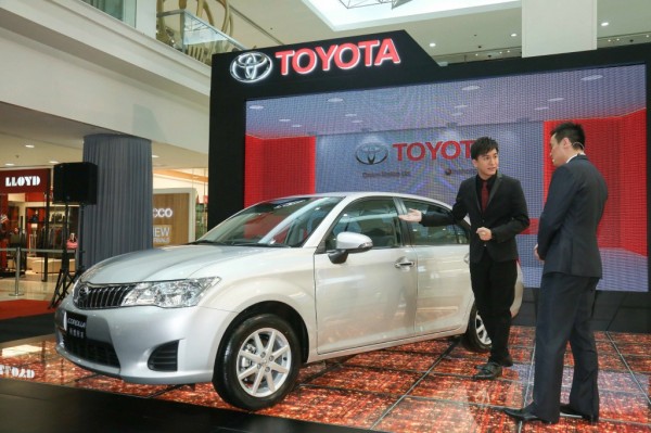 toyota-corolla-2013-02