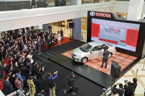 toyota-corolla-2013-05