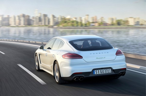 002-2014-porsche-panamera