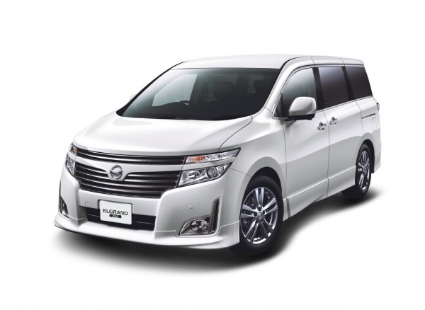 nissan-WhiteElgrand-event