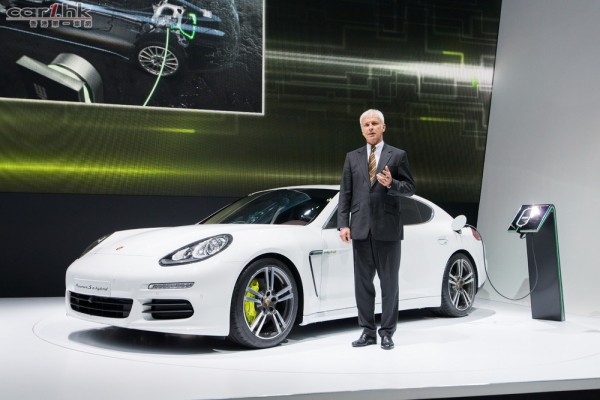 shanghai-auto-show-2013-porsche-panamera-innovative-power-extended-shape-01l