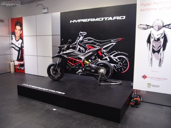 ducati-2013-hypermotard-01