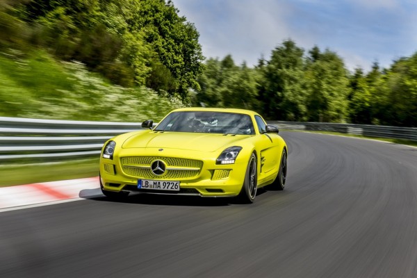 Mercedes-Benz-SLS-AMG-Coupé-Electric-Drive-2[2]