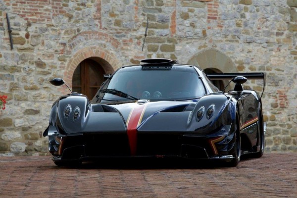 Pagani-Zonda-Revolucion-1[3]