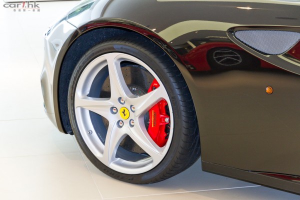 ferrari-ff-option-03