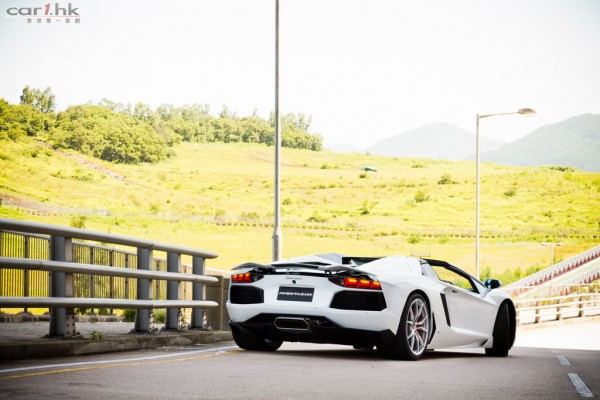 lamborghini-aventador-lp-700-4-review-2013-02