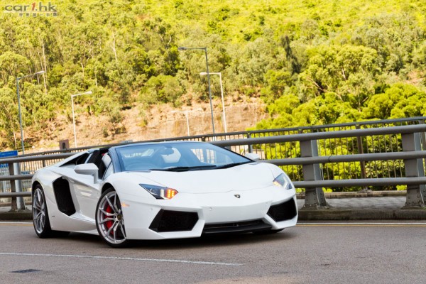 lamborghini-aventador-lp-700-4-review-2013-03