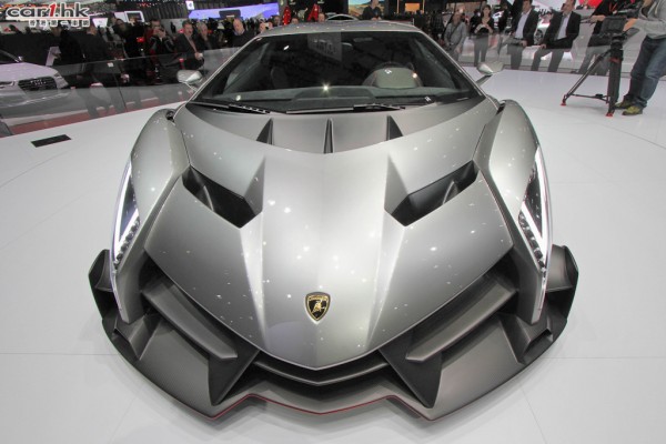 Lamborghin-Veneno-09