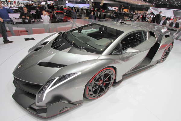 Lamborghin-Veneno-12