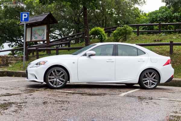 lexus-is350f-review-2013-06