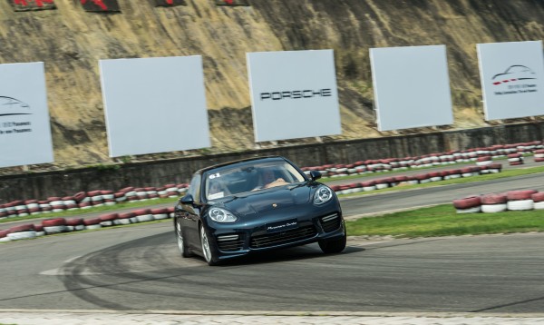 porsche-panamera-2013-04