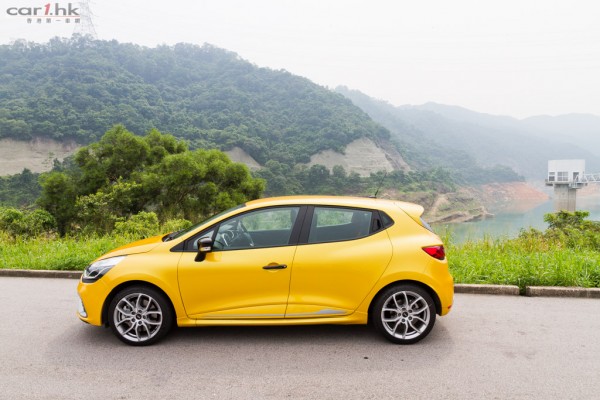 renault-clio-rs-review-02