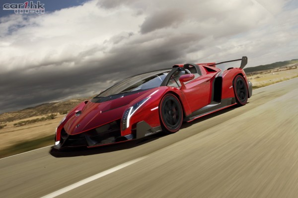 veneno-roadster-05