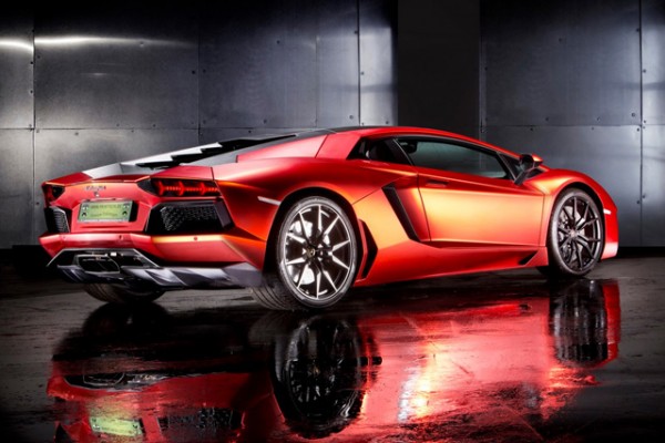 Lamborghini-Aventador-04
