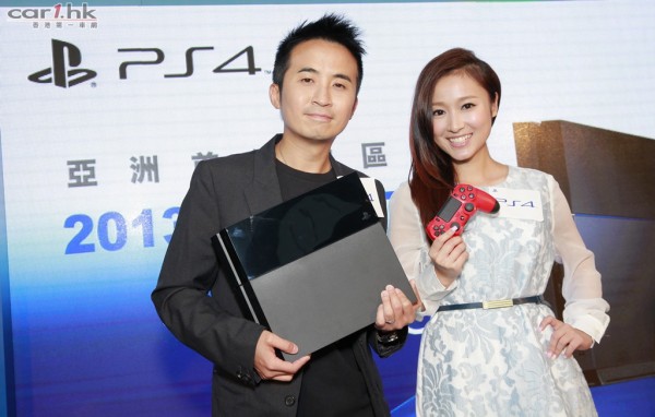 ps4-launch-2013-hk-02