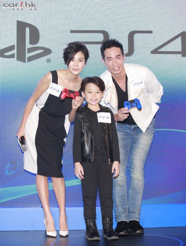 ps4-launch-2013-hk-05