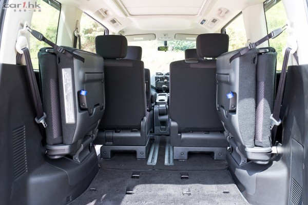nissan-serena-long-test-2013-10