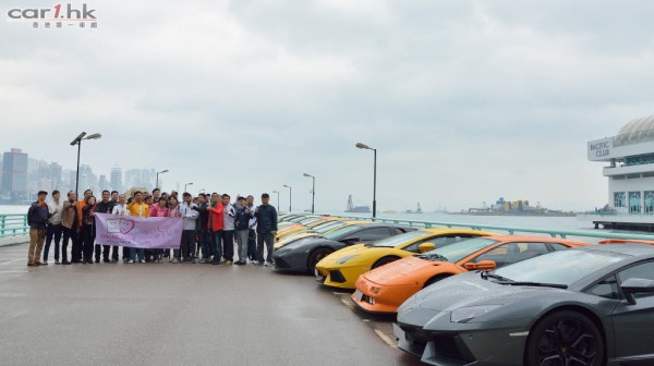 over-20-lamborghinis-parade-to-contribute-love-to-elderly-in-winter-01