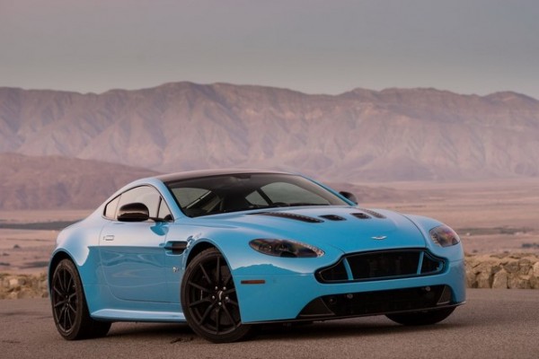 ccaston-martin-v12-vantage-s-12