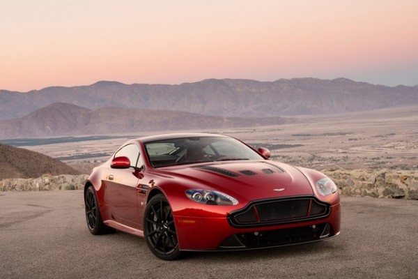 ccaston-martin-v12-vantage-s-22