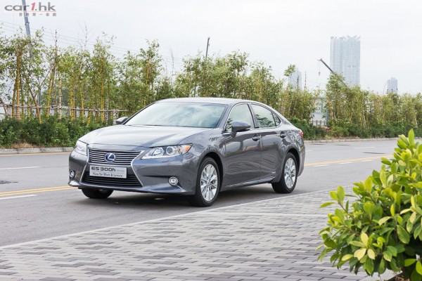 lexus-es-hybrid-2013-02