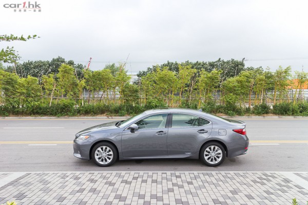 lexus-es-hybrid-2013-03