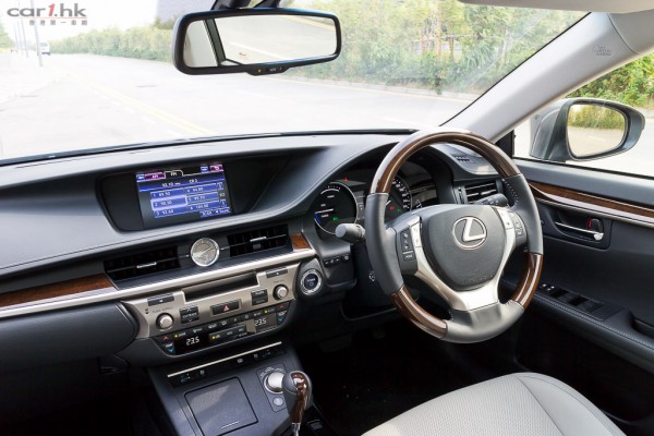 lexus-es-hybrid-2013-08