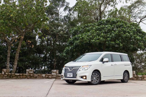 nissan-elgrand-2014-review-001