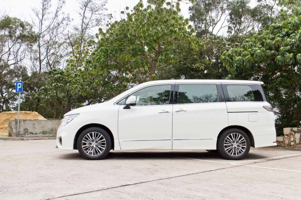 nissan-elgrand-2014-review-002