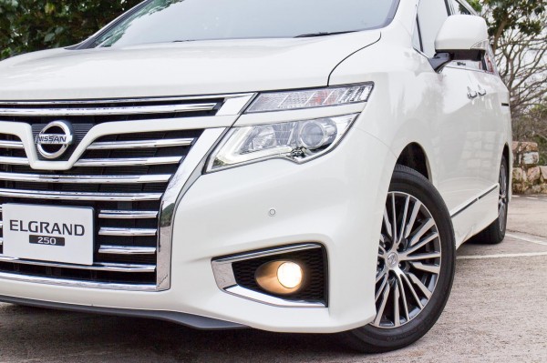 nissan-elgrand-2014-review-004