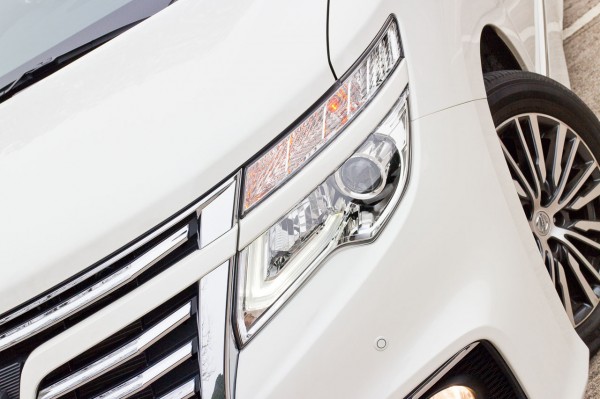 nissan-elgrand-2014-review-006
